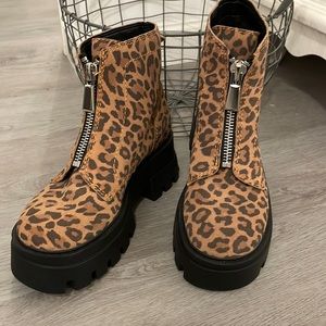 Gianni bini 6M new all star leopard print boots